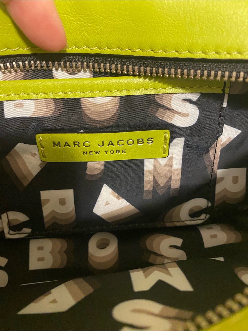 Marc Jacobs Neon Lime Embossed Logo Crossbody Camera Bag - EUC - Picture 7 of 13